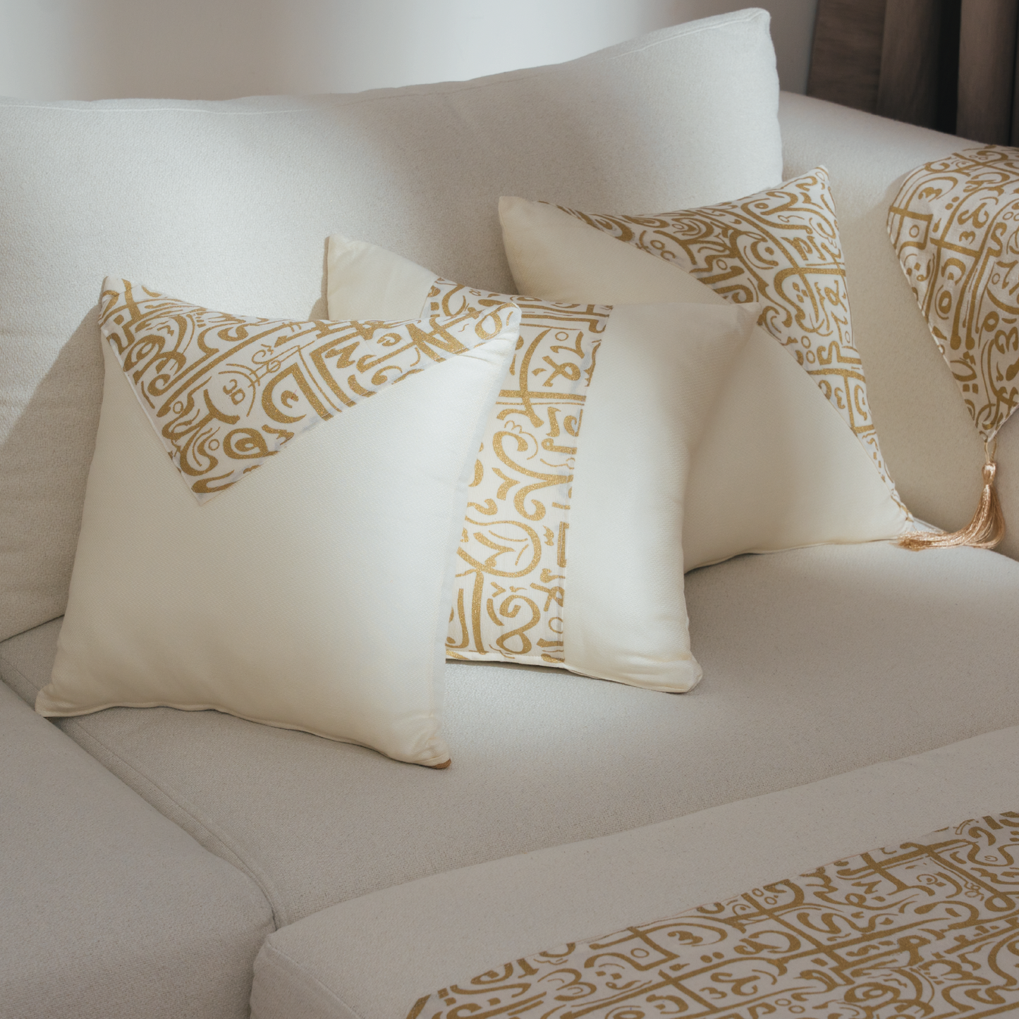 Turathna Pillow Set