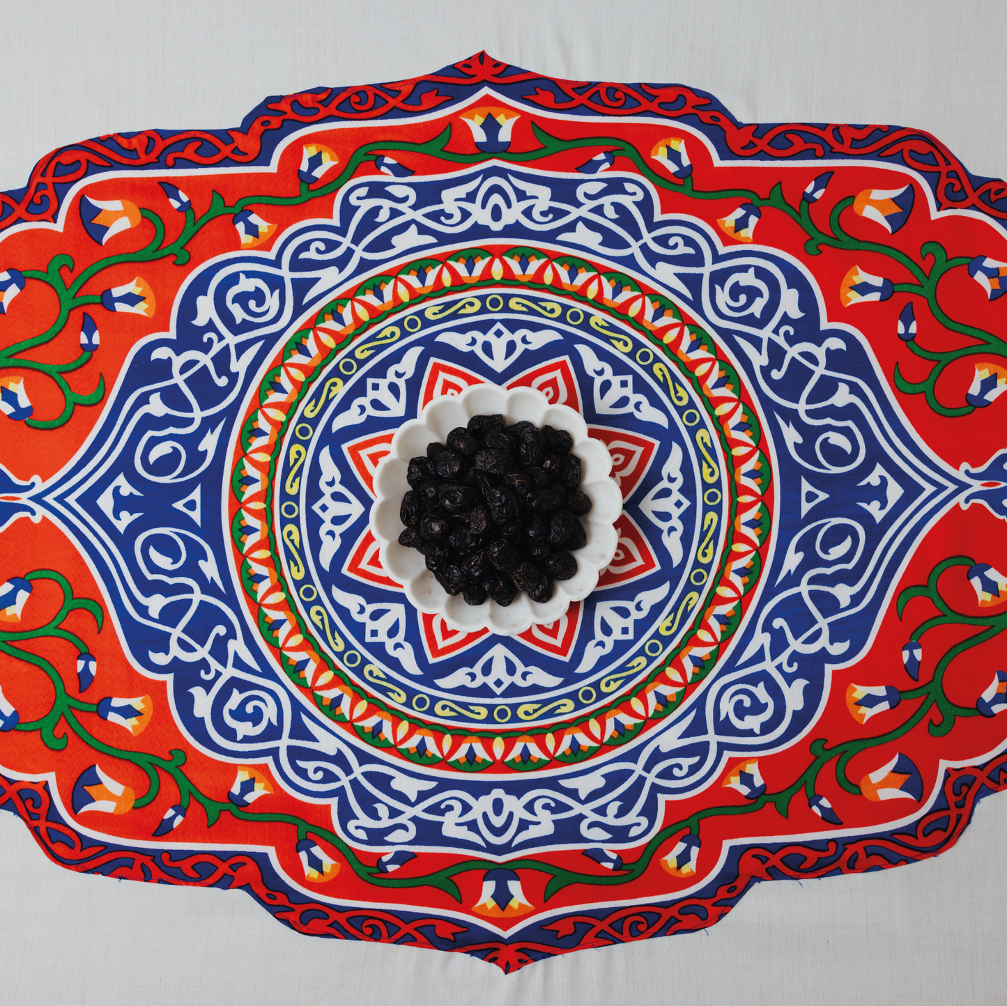 Traditional Dining Table Cloth