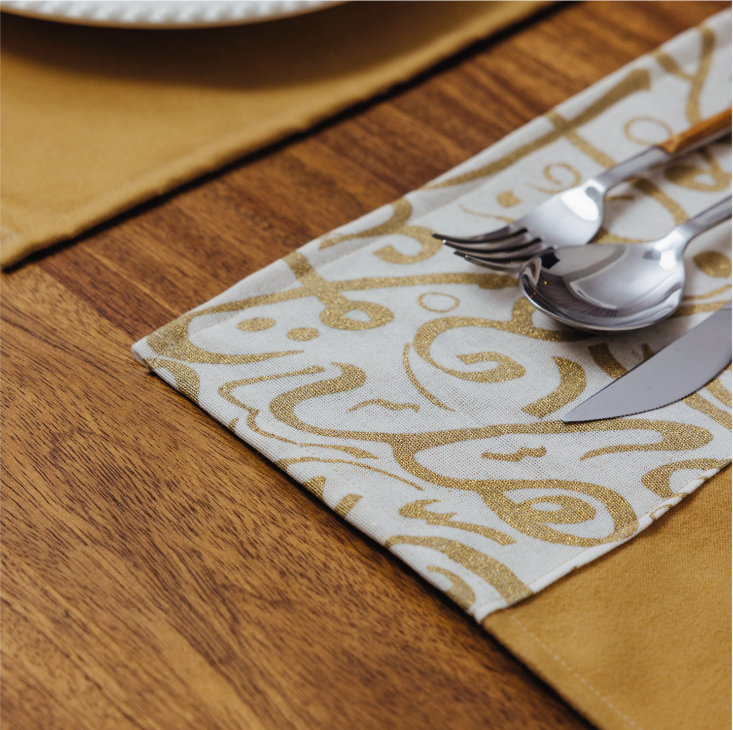 Turathna Placement Mats